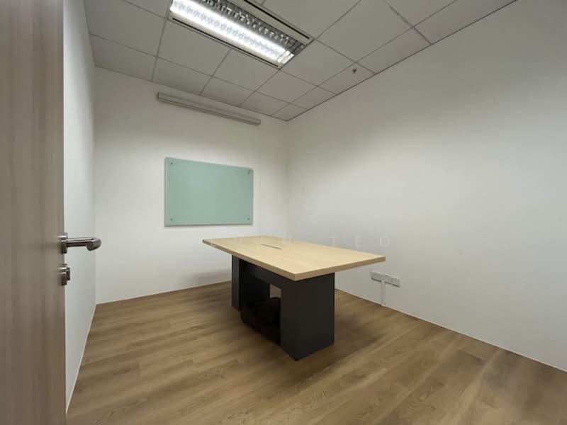 Bugis, Efficient Layout Fitted Office, , 1,280 sqft, Office For Rent, by Kelvin Teo, 500094404 - Interior - CommercialGuru.com.sg