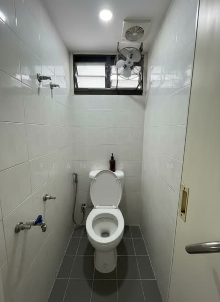 17 Marsiling Lane HDB Flat For Sale at S$ 388,000 | PropertyGuru Singapore - Bathroom