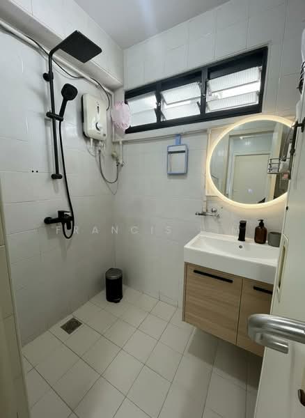 17 Marsiling Lane HDB Flat For Sale at S$ 388,000 | PropertyGuru Singapore - Bathroom