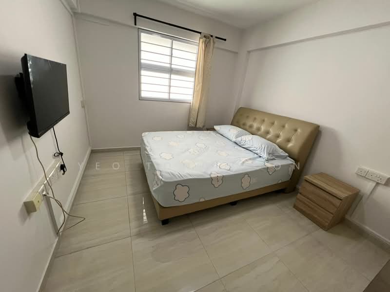 709 Yishun Avenue 5 HDB Flat For Sale at S$ 435,000 | PropertyGuru Singapore - Bedroom