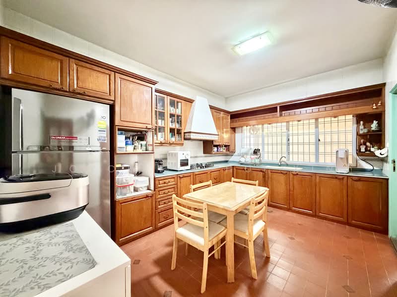 Gerald Park Terraced House For Sale at S$ 6,180,000 | PropertyGuru Singapore - Kitchen