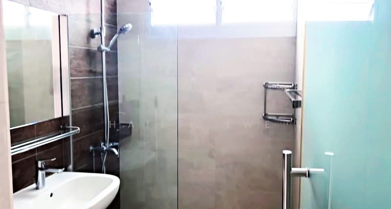 945 Tampines Avenue 4, 945 Tampines Avenue 4, 3 Bedrooms, 1,108 sqft, HDB Flat For Rent, by Hailey Ewe, 500094421 - Bathroom - PropertyGuru.com.sg