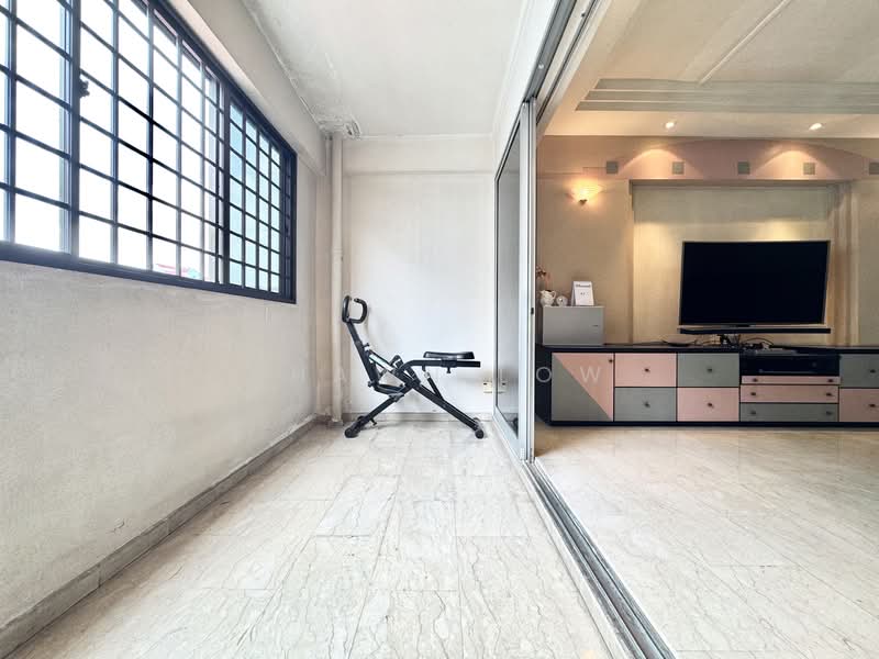 351 Choa Chu Kang Central HDB Flat For Sale at S$ 920,000 | PropertyGuru Singapore - Living Room
