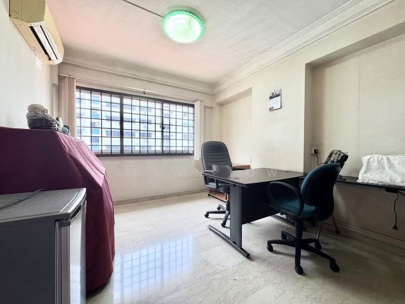 351 Choa Chu Kang Central HDB Flat For Sale at S$ 920,000 | PropertyGuru Singapore - Common Bedroom