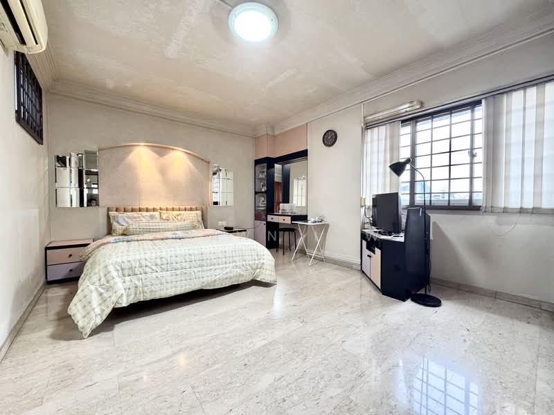 351 Choa Chu Kang Central HDB Flat For Sale at S$ 920,000 | PropertyGuru Singapore - Master Bedroom