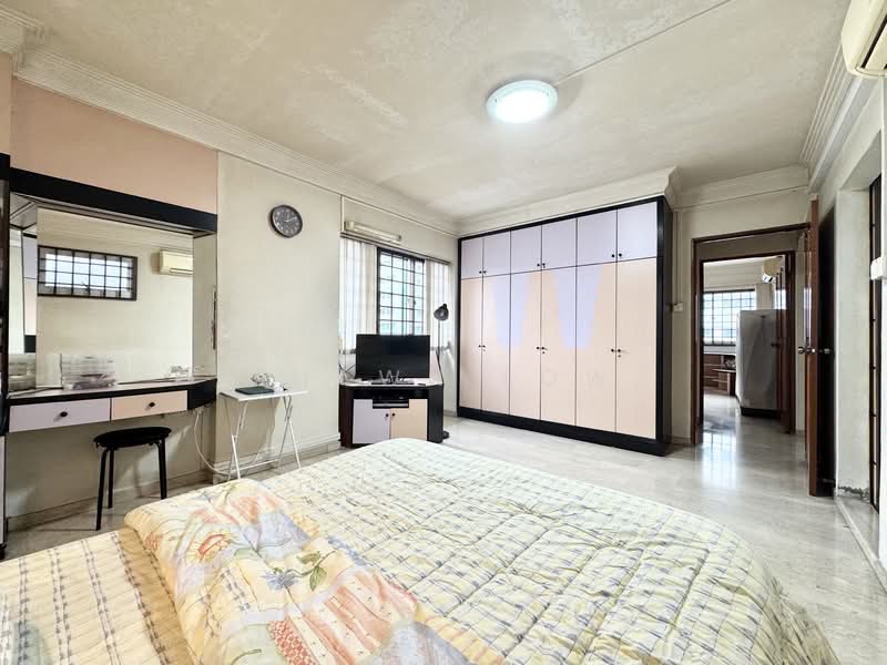 351 Choa Chu Kang Central HDB Flat For Sale at S$ 920,000 | PropertyGuru Singapore - Master Bedroom