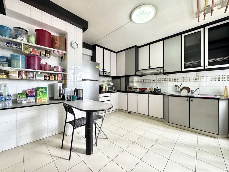 351 Choa Chu Kang Central HDB Flat For Sale at S$ 920,000 | PropertyGuru Singapore - Kitchen