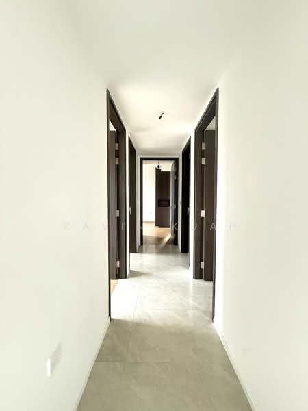 Piccadilly Grand, 5 Northumberland Road, 3 Bedrooms, 1,076 sqft, Condominium For Rent, by Kavin Kuah, 500094440 - Corridor - PropertyGuru.com.sg