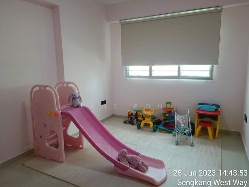 451B Sengkang West Way HDB Flat For Sale at S$ 788,888 | PropertyGuru Singapore - Interior