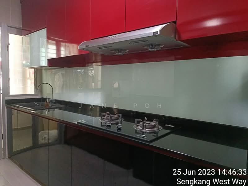 451B Sengkang West Way HDB Flat For Sale at S$ 788,888 | PropertyGuru Singapore - Kitchen
