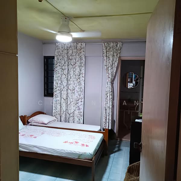 523 Ang Mo Kio Avenue 5 HDB Flat For Sale at S$ 458,000 | PropertyGuru Singapore - Bedroom