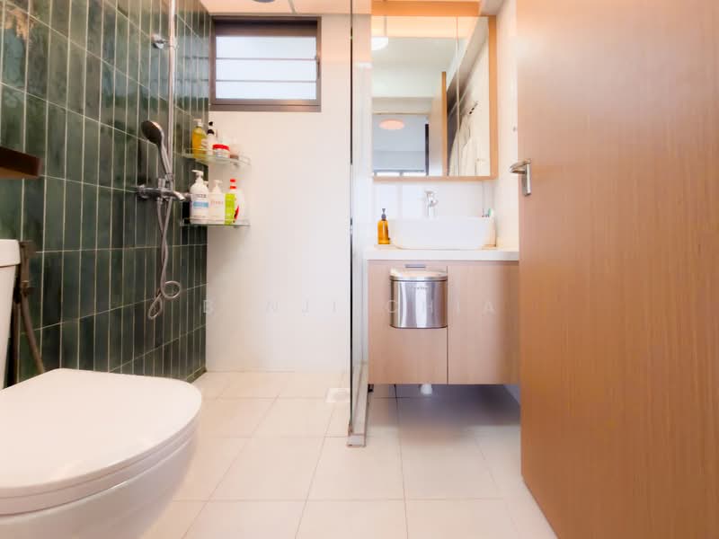 95 Dawson Road HDB Flat For Sale at S$ 908,000 | PropertyGuru Singapore - Bathroom