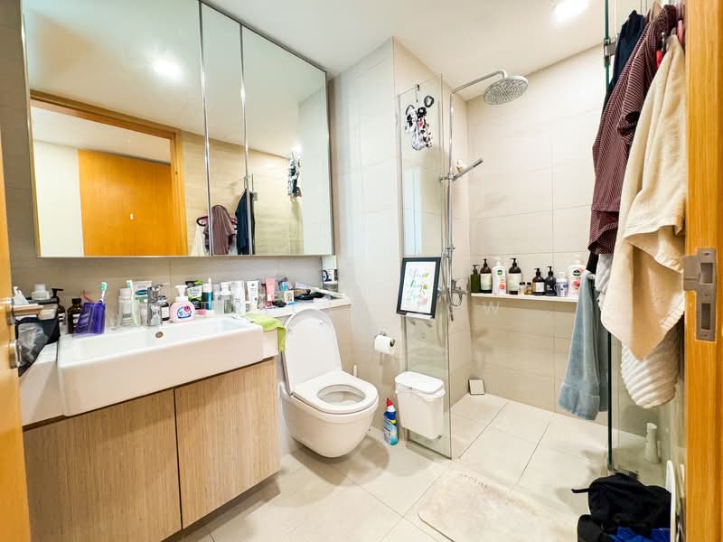 Thomson Three Condominium For Sale at S$ 2,700,000 | PropertyGuru Singapore - Master Bathroom