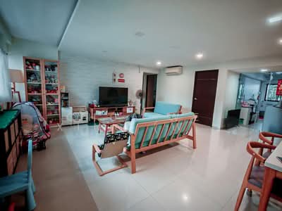 For Sale - 301 Hougang Avenue 5