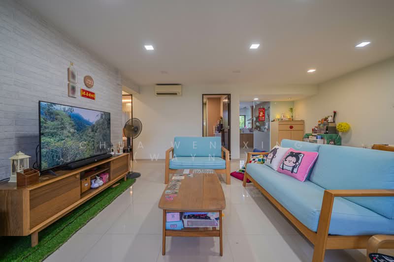 301 Hougang Avenue 5, 301 Hougang Avenue 5, 3 Bedrooms, 1,184 sqft, HDB Flat For Sale, by Chua Wen Xing (Wayne), 500094473 - Living Room - PropertyGuru.com.sg