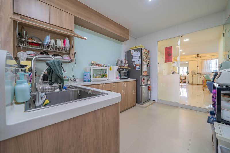 301 Hougang Avenue 5, 301 Hougang Avenue 5, 3 Bedrooms, 1,184 sqft, HDB Flat For Sale, by Chua Wen Xing (Wayne), 500094473 - Kitchen - PropertyGuru.com.sg