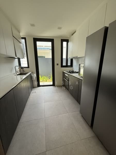 terrace house with 5 ensuite and private home lift Terraced House For Sale at S$ 6,900,000 | PropertyGuru Singapore - Kitchen