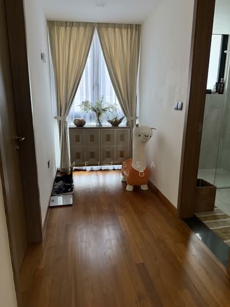 terrace house with 5 ensuite and private home lift Terraced House For Sale at S$ 6,900,000 | PropertyGuru Singapore - Entrance