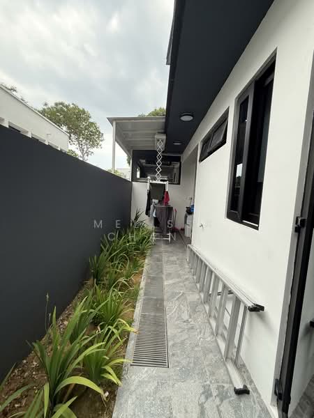terrace house with 5 ensuite and private home lift Terraced House For Sale at S$ 6,900,000 | PropertyGuru Singapore - Exterior