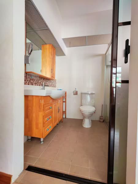 12C Marsiling Lane, 12C Marsiling Lane, 3 Bedrooms, 1,001 sqft, HDB Flat For Rent, by Max Ang, 500094481 - Bathroom - PropertyGuru.com.sg