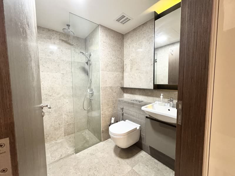 38 Jervois Condominium For Sale at S$ 1,288,000 | PropertyGuru Singapore - Bathroom