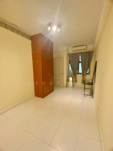 652B Jurong West Street 61 HDB Flat For Sale at S$ 630,000 | PropertyGuru Singapore - Bedroom
