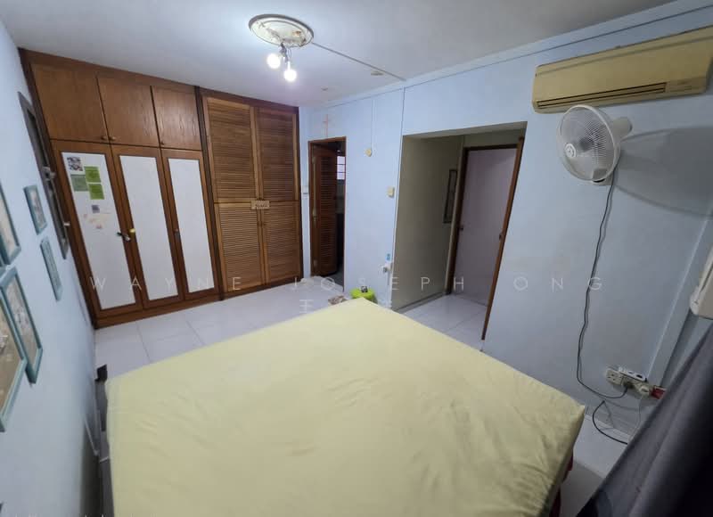 30 Holland Close HDB Flat For Sale at S$ 958,000 | PropertyGuru Singapore - Master Bedroom