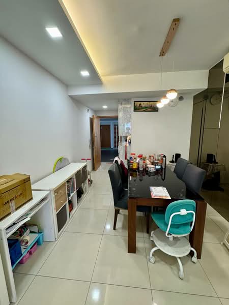 Oasis @ Elias, 60 Elias Road, 3 Bedrooms, 1,206 sqft, Condominium For Sale, by Aki ., 500094514 - Dining Room - PropertyGuru.com.sg