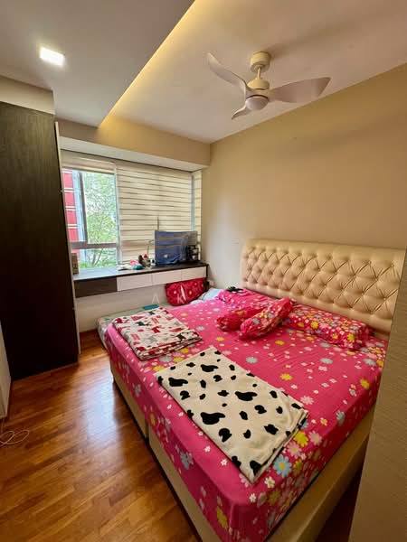 Oasis @ Elias, 60 Elias Road, 3 Bedrooms, 1,206 sqft, Condominium For Sale, by Aki ., 500094514 - Master Bedroom - PropertyGuru.com.sg