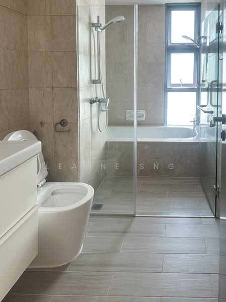 The Madeira, 50 Bukit Batok Street 31, Room Rental, 100 sqft, Condominium For Rent, by Leanne Sng, 500094528 - Bathroom - PropertyGuru.com.sg