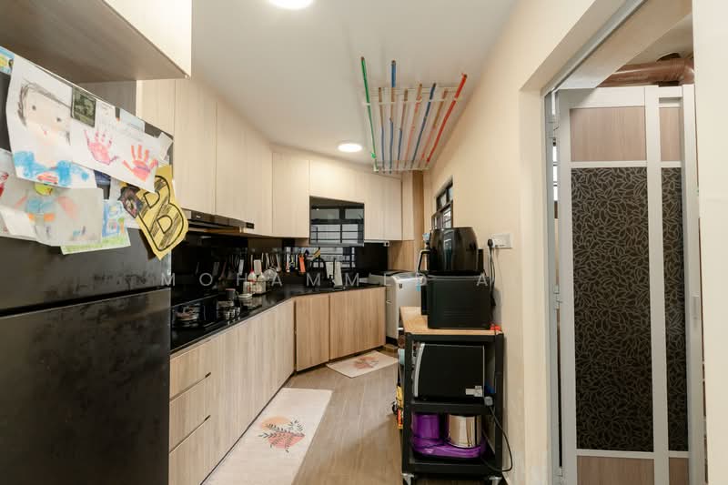 296A Compassvale Crescent HDB Flat For Sale at S$ 580,000 | PropertyGuru Singapore - Kitchen