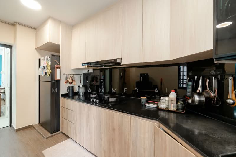 296A Compassvale Crescent HDB Flat For Sale at S$ 580,000 | PropertyGuru Singapore - Kitchen