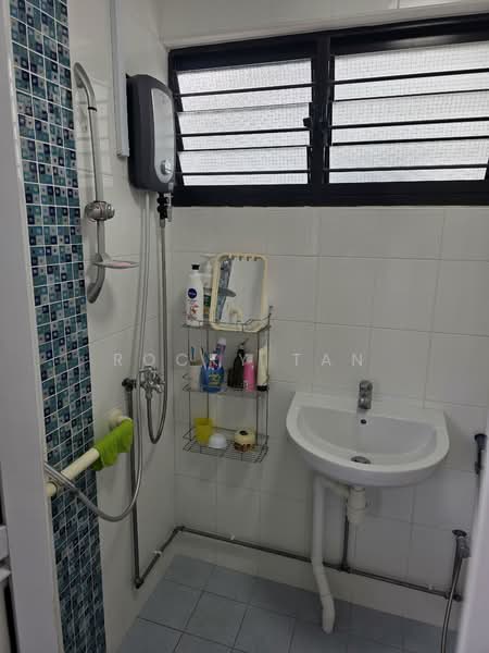 263 Yishun Street 22, 263 Yishun Street 22, Room Rental, 250 sqft, HDB Flat For Rent, by Rocky Tan, 500094550 - Bathroom - PropertyGuru.com.sg