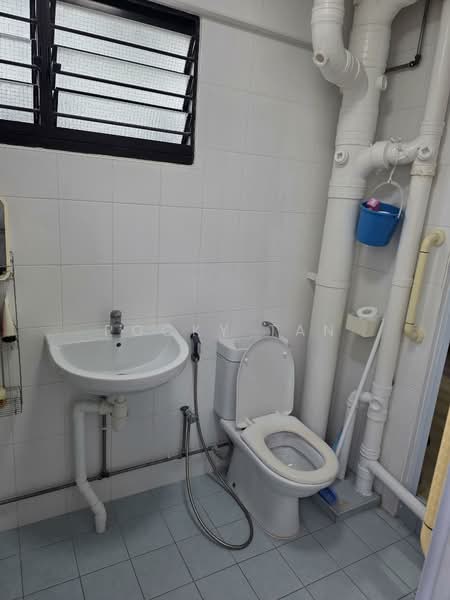 263 Yishun Street 22, 263 Yishun Street 22, Room Rental, 250 sqft, HDB Flat For Rent, by Rocky Tan, 500094550 - Bathroom - PropertyGuru.com.sg