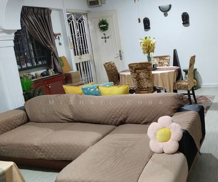 406 Choa Chu Kang Avenue 3, 406 Choa Chu Kang Avenue 3, 3 Bedrooms, 1,000 sqft, HDB Flat For Rent, by Michael Chua, 500094572 - Living Room - PropertyGuru.com.sg