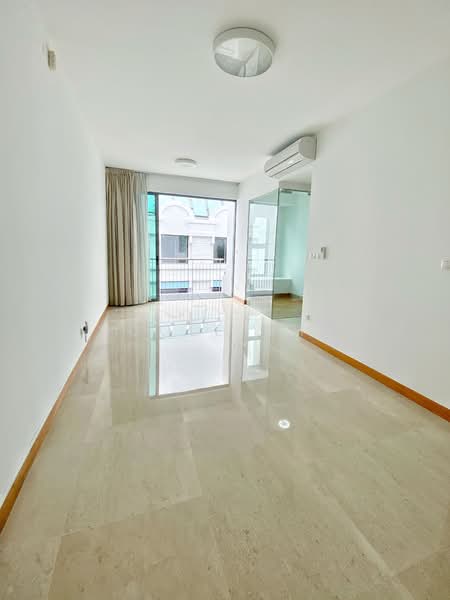 One Oxley Rise Apartment For Sale at S$ 1,650,000 | PropertyGuru Singapore - Living and Dining