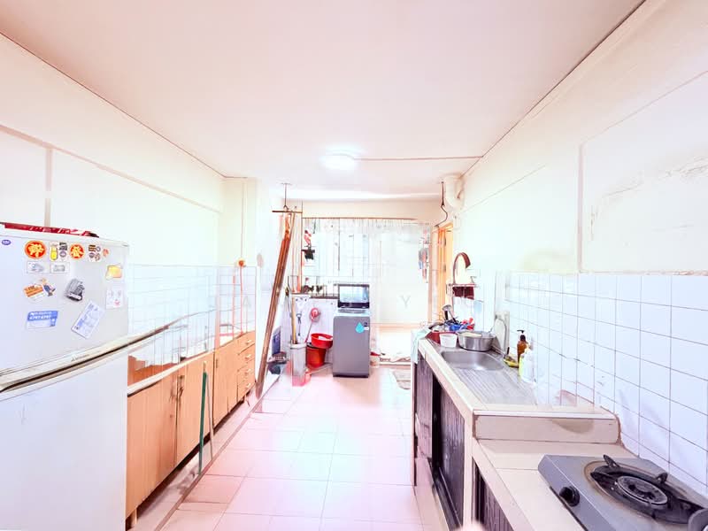 322 Ang Mo Kio Avenue 3 HDB Flat For Sale at S$ 520,000 | PropertyGuru Singapore - Kitchen