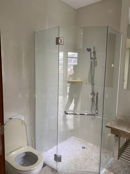 Grosvenor View, 1 Lengkong Empat, 3 Bedrooms, 1,249 sqft, Condominium For Sale, by Benjamin Wee, 500094610 - Bathroom - PropertyGuru.com.sg