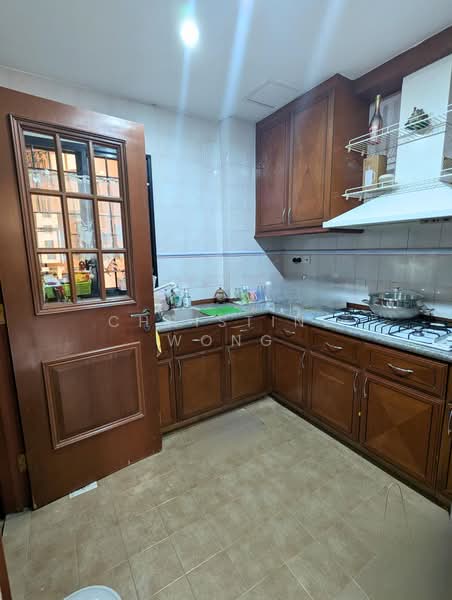 Dover Parkview Condominium For Sale at S$ 1,450,000 | PropertyGuru Singapore - Kitchen