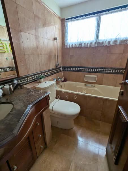 Dover Parkview Condominium For Sale at S$ 1,450,000 | PropertyGuru Singapore - Bathroom