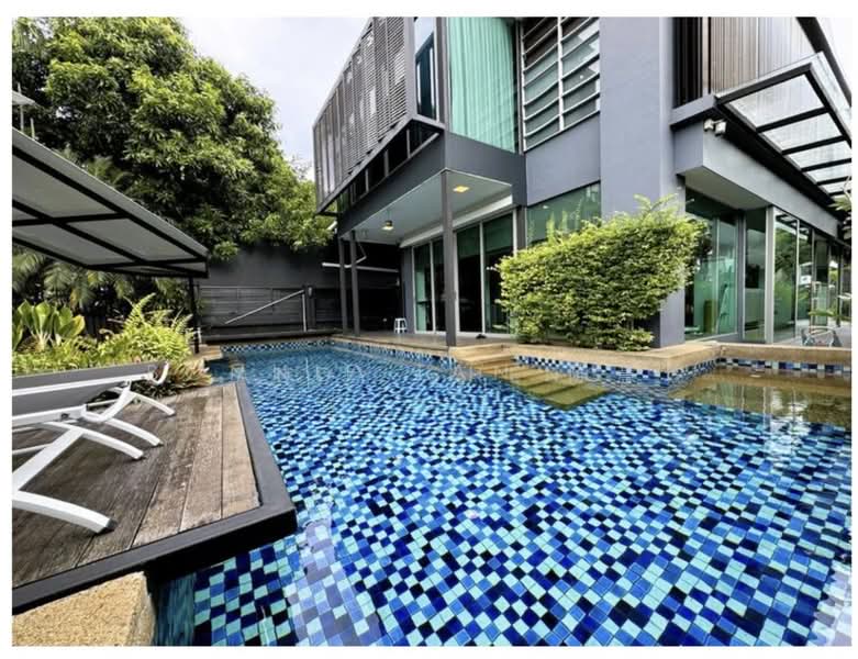 Rare Freehold Detached House in Kembangan Estate Detached House For Sale at S$ 10,800,000 | PropertyGuru Singapore - Exterior