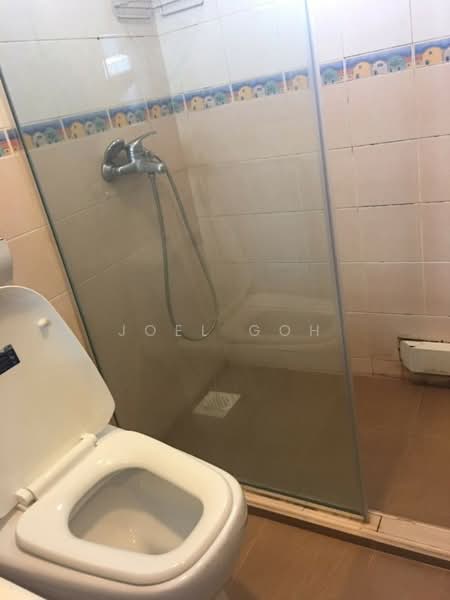 11 Farrer Park Road HDB Flat For Sale at S$ 819,999 | PropertyGuru Singapore - Bathroom