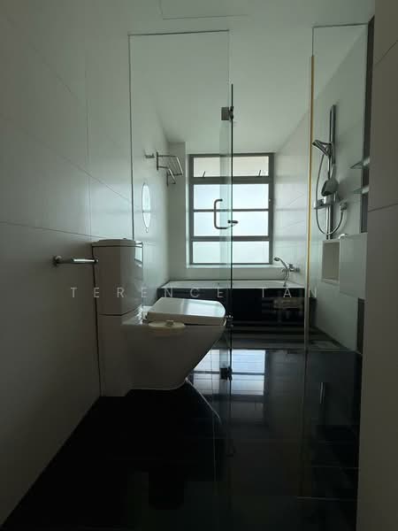 Park Infinia at Wee Nam, 2 Lincoln Road, 2 Bedrooms, 969 sqft, Condominium For Rent, by Terence Tan, 500094628 - Bathroom - PropertyGuru.com.sg