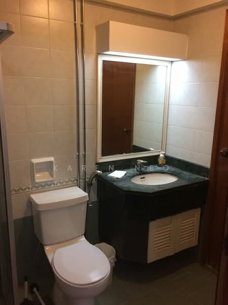 Changi Court, 700 Upper Changi Road East, 3 Bedrooms, 1,186 sqft, Condominium For Rent, by Karen Neo, 500094632 - Bathroom - PropertyGuru.com.sg