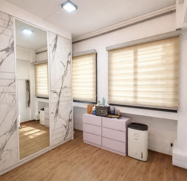 541 Bukit Panjang Ring Road HDB Flat For Sale at S$ 622,888 | PropertyGuru Singapore - Walk In Wardrobe