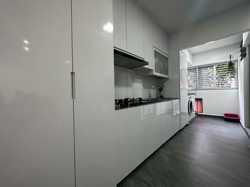 714 Tampines Street 71 HDB Flat For Sale at S$ 670,000 | PropertyGuru Singapore - Kitchen