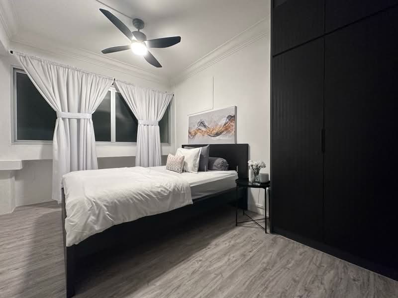 714 Tampines Street 71 HDB Flat For Sale at S$ 670,000 | PropertyGuru Singapore - Bedroom