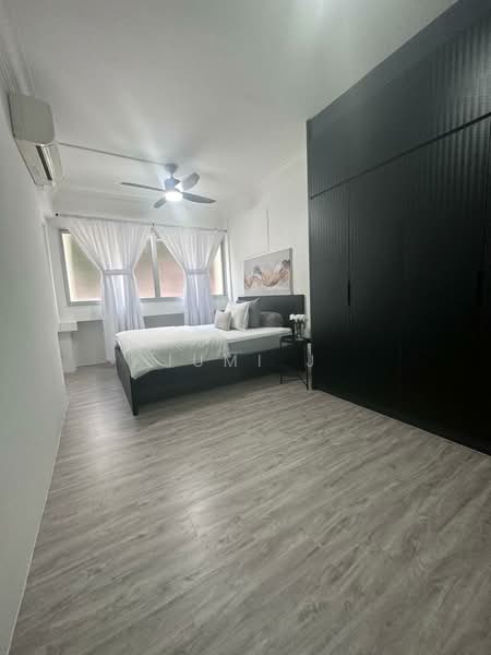 714 Tampines Street 71 HDB Flat For Sale at S$ 670,000 | PropertyGuru Singapore - Bedroom