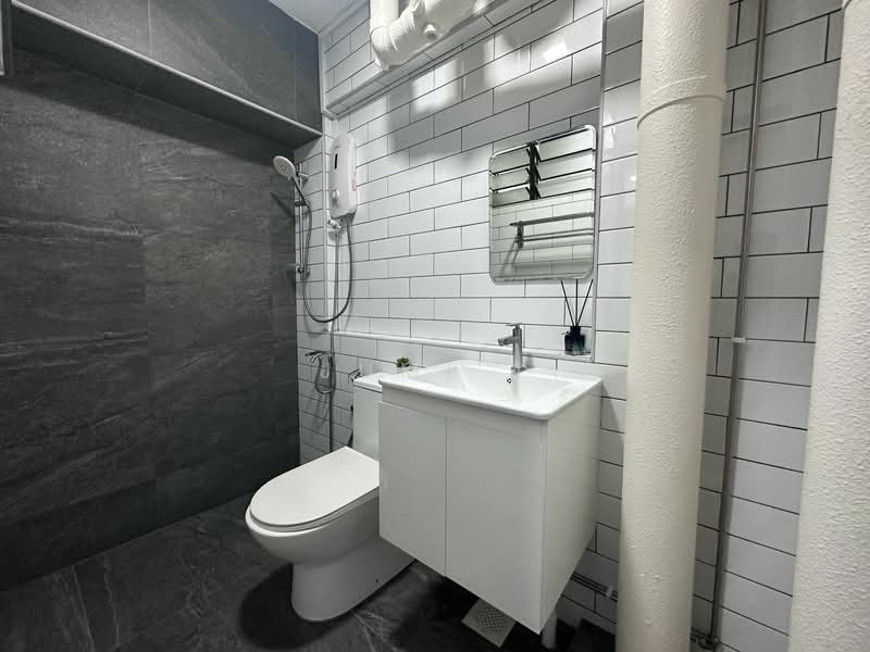 714 Tampines Street 71 HDB Flat For Sale at S$ 670,000 | PropertyGuru Singapore - Bathroom