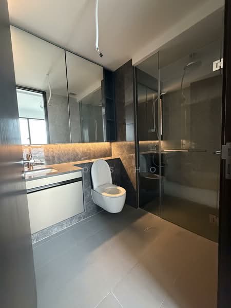 Tembusu Grand, 94 Jalan Tembusu, 2 Bedrooms, 667 sqft, Condominium For Rent, by Lois Ho, 500094663 - Master Bathroom - PropertyGuru.com.sg